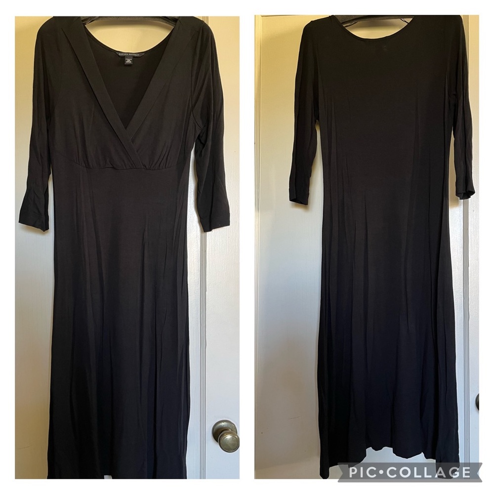 Banana Republic Long-Sleeved Black Stretch Midi classic dress. Size XS.